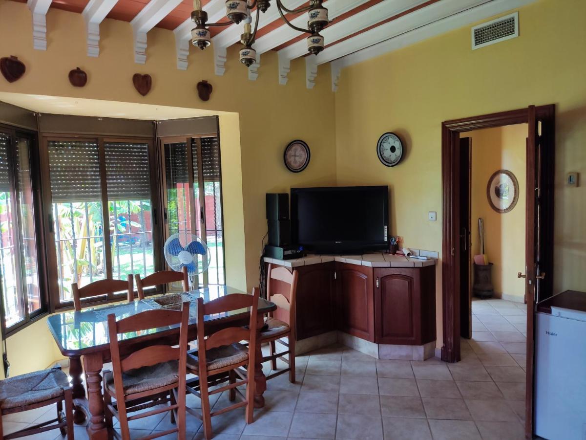 The Magic House Guest House เอลปูแอร์โต เด ซานตามาริอา ภายนอก รูปภาพ